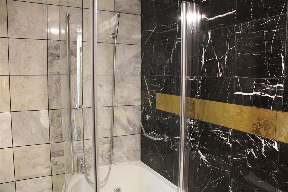 Opulence 4*