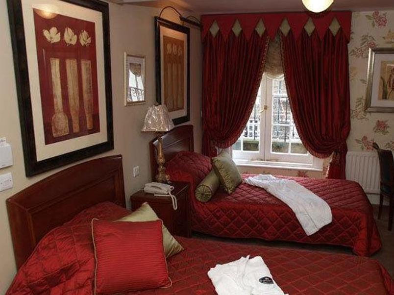 Opulence 4*