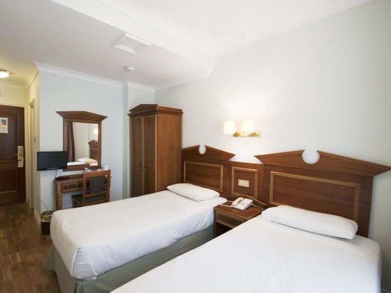 Royal Eagle 3*