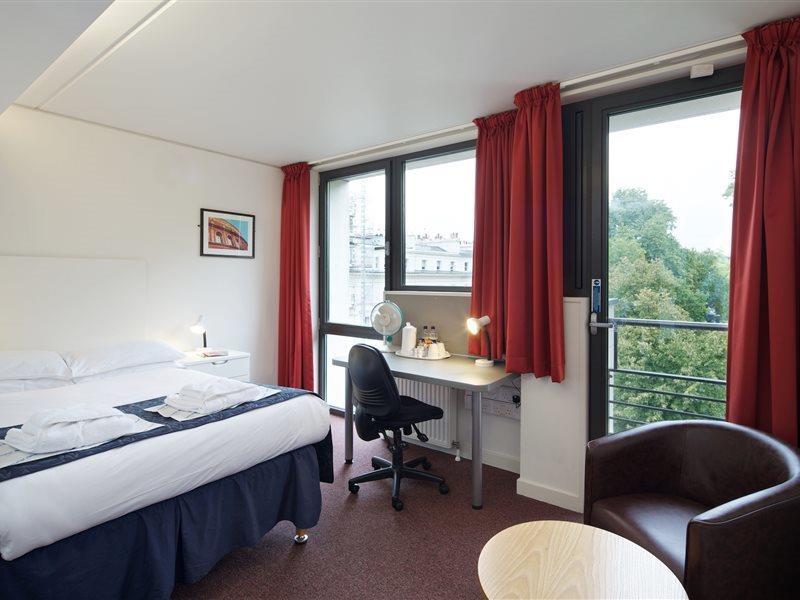 Apartment Princes Gardens London