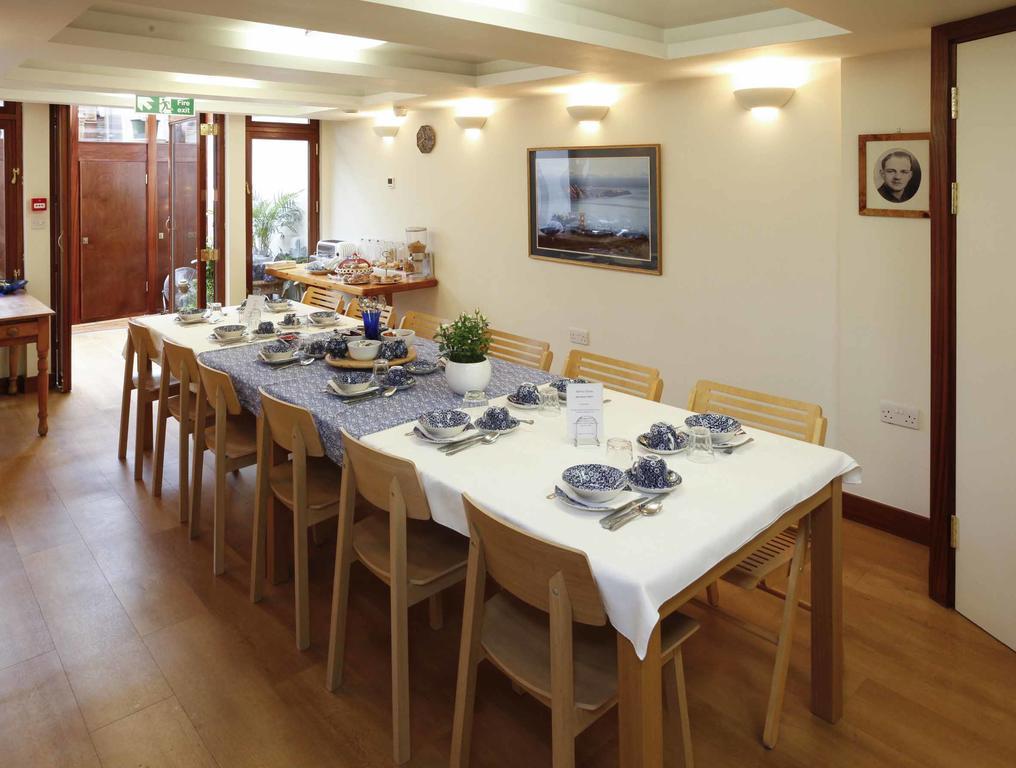 Melrose House 4*