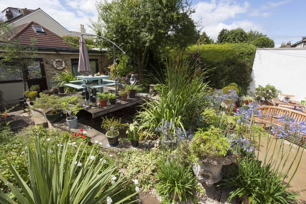 Melrose House Guest house London