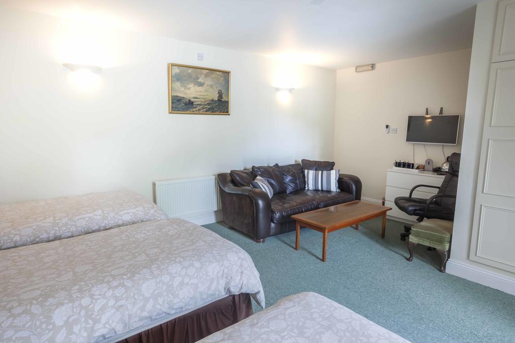 Melrose House 4*