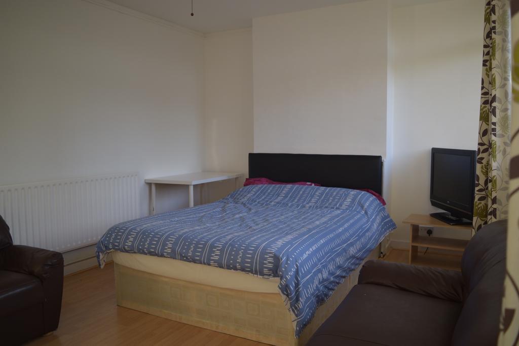 Chapman Street Guest house London