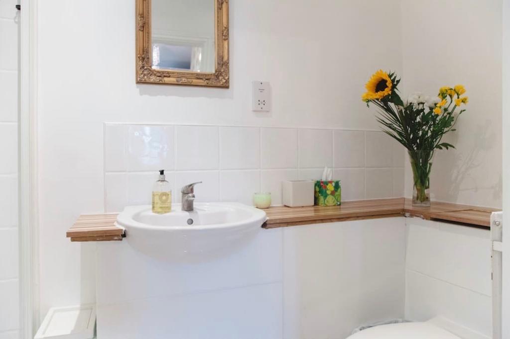 Lynbrook Grove 5*