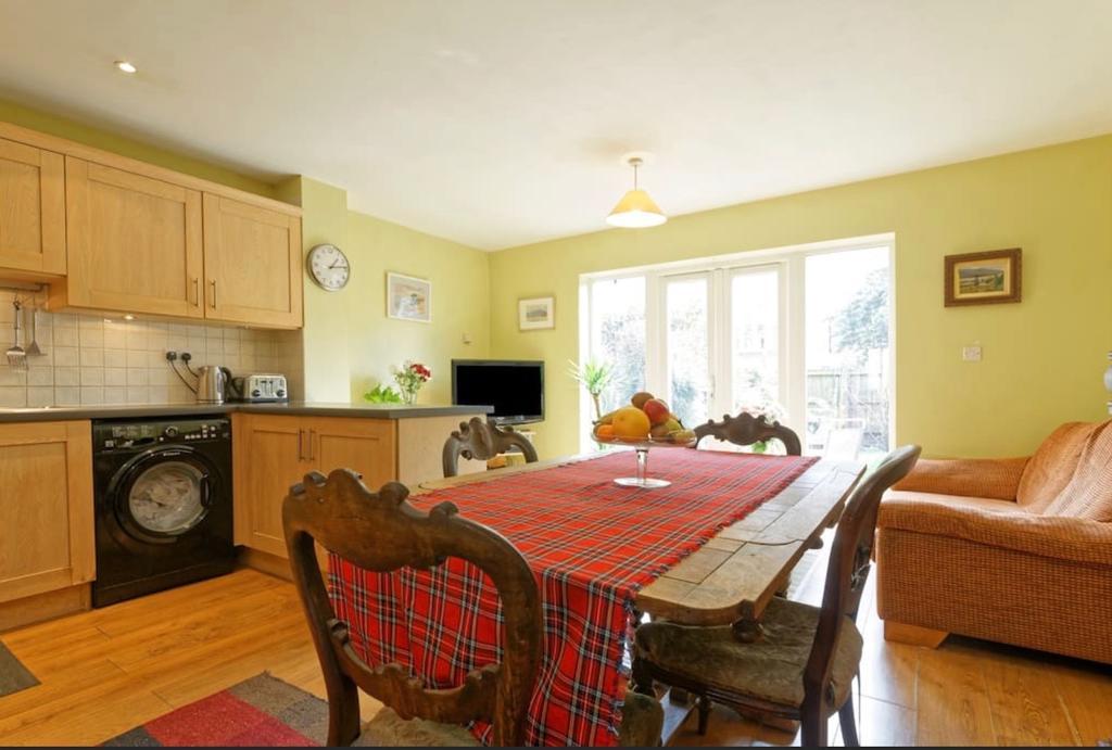 Lynbrook Grove Gasthof 5*