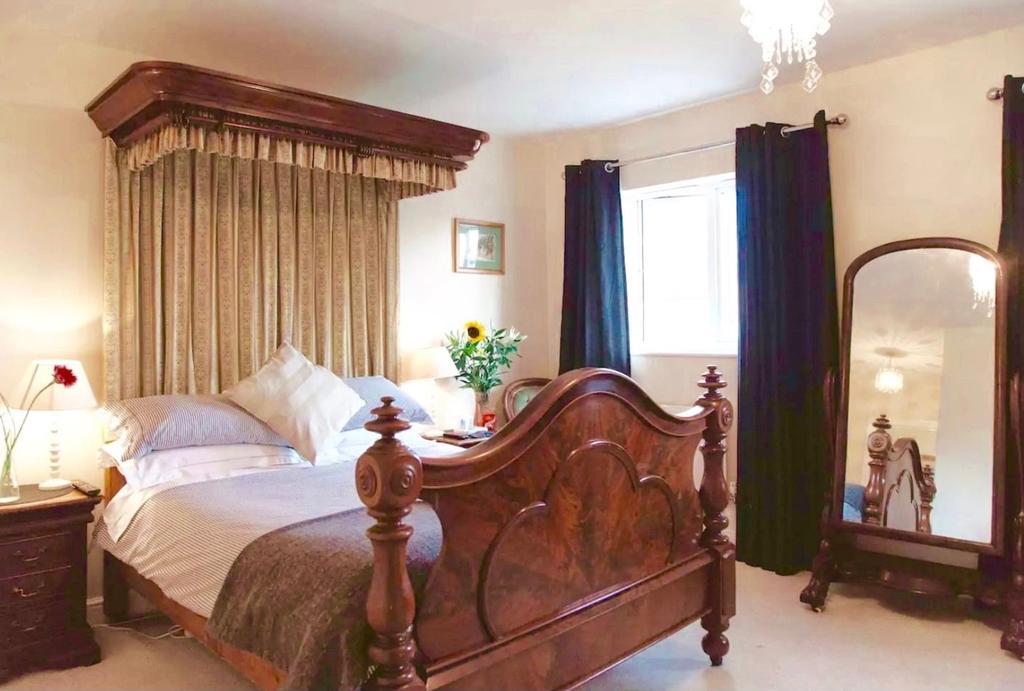 Guest house Lynbrook Grove London