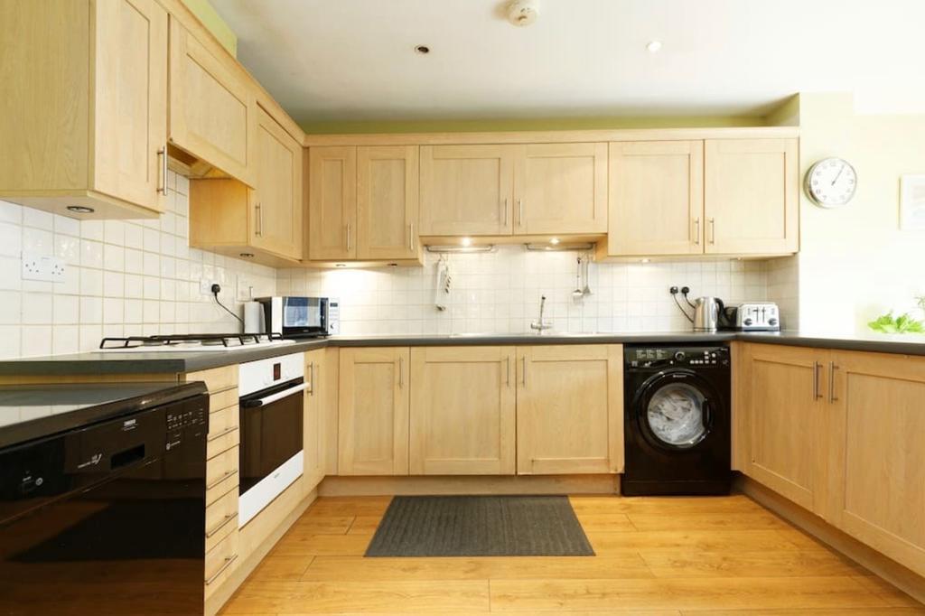 Lynbrook Grove 5* London