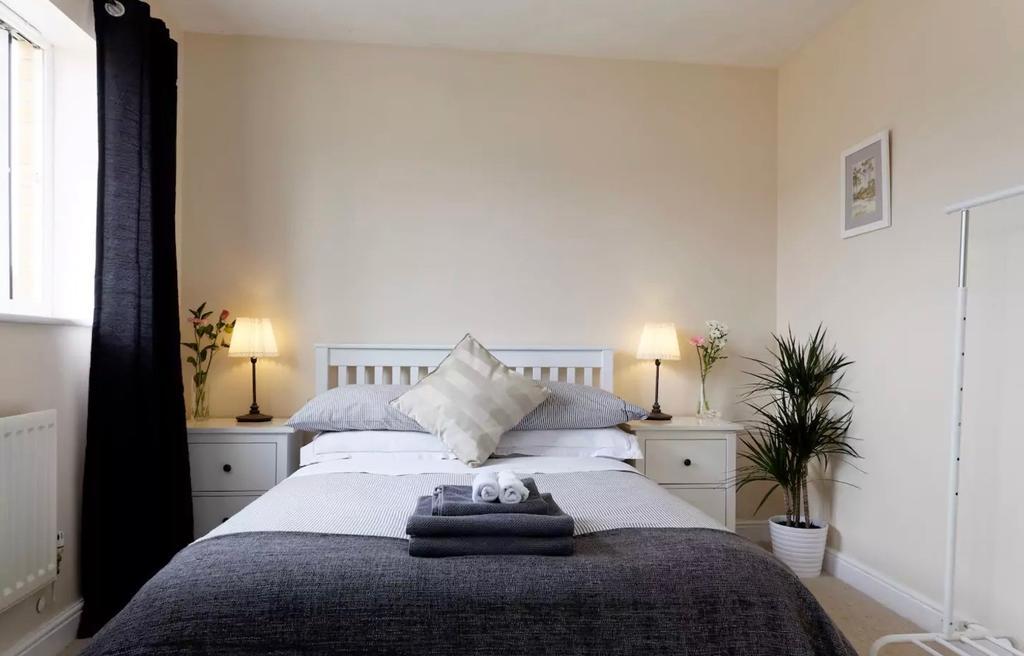 Lynbrook Grove Guest house London