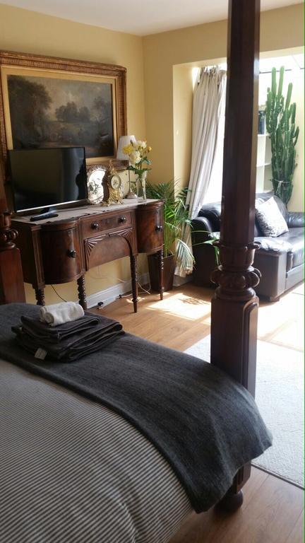 Lynbrook Grove London
