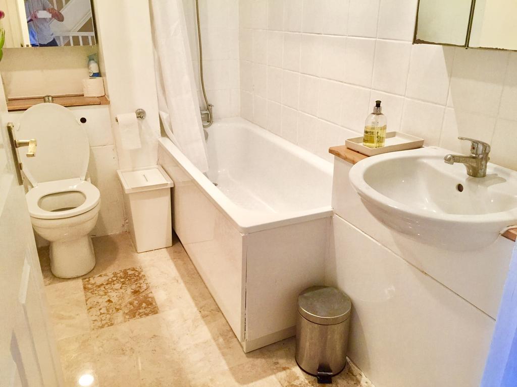 Guest house Lynbrook Grove