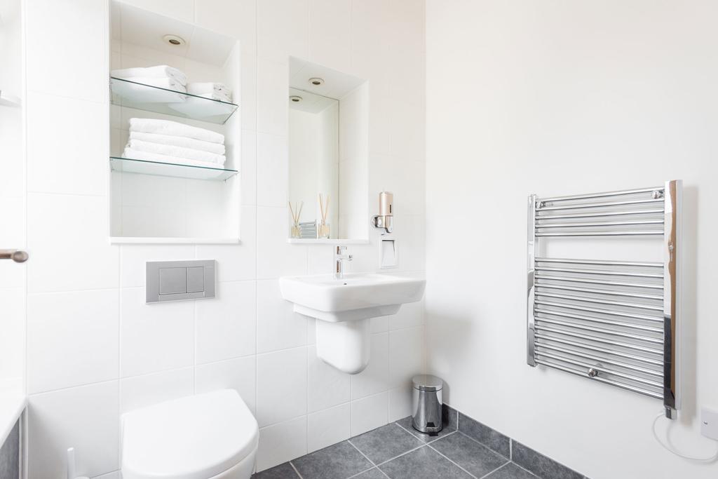 Vakantiehuis Creed 3 Bed Bridge House Londen