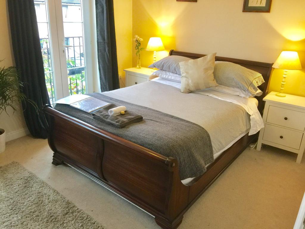 Lynbrook Grove Guest house
