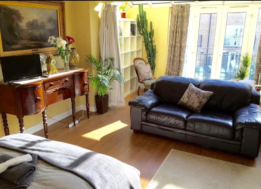 Lynbrook Grove 5*