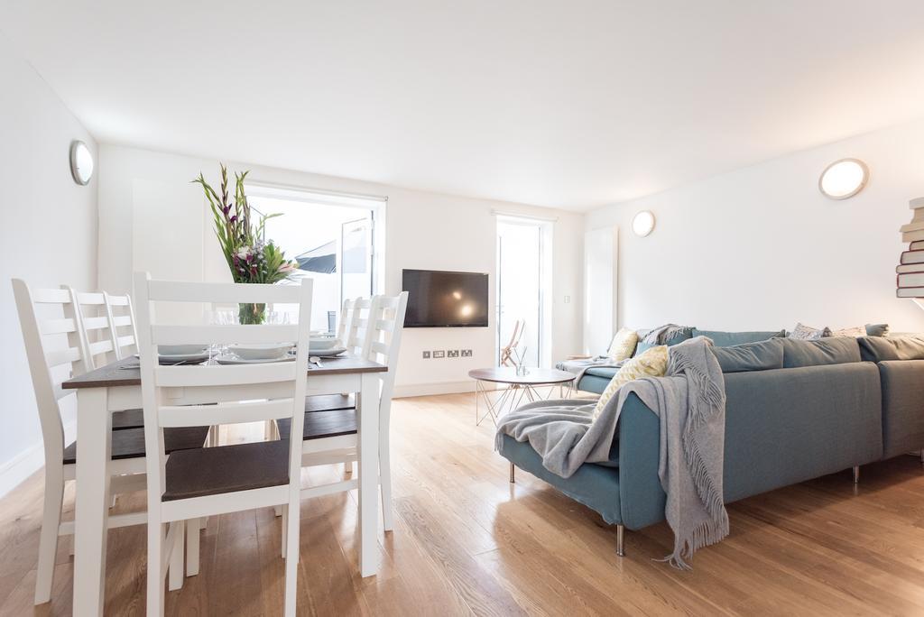Creed 3 Bed Bridge House Vakantiehuis *