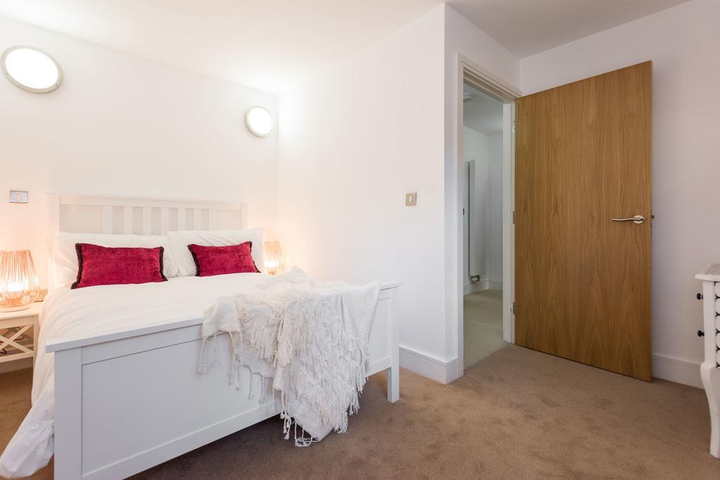 Creed 3 Bed Bridge House * Londen