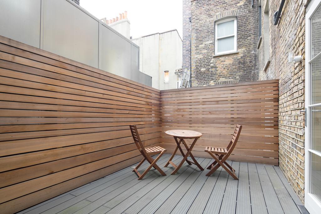 Stunning And Bright - Romilly Street Londen