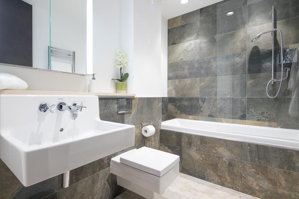 Stunning And Bright - Romilly Street * Londen