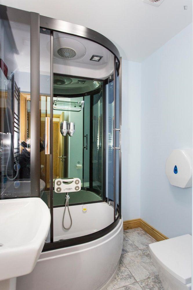 Guest house 406 Harrow London