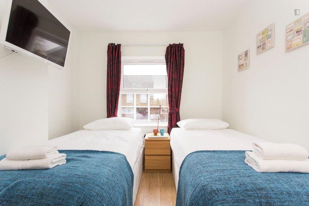 406 Harrow