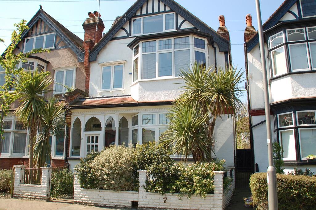 Brookview Guest house 3*