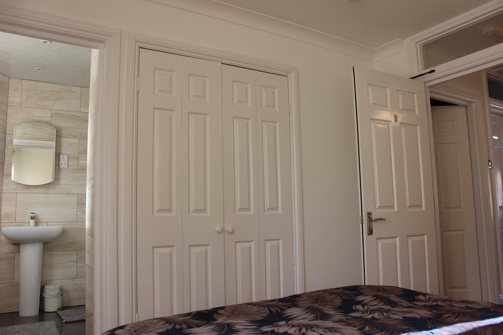 Guest house 3 Portland Villas *