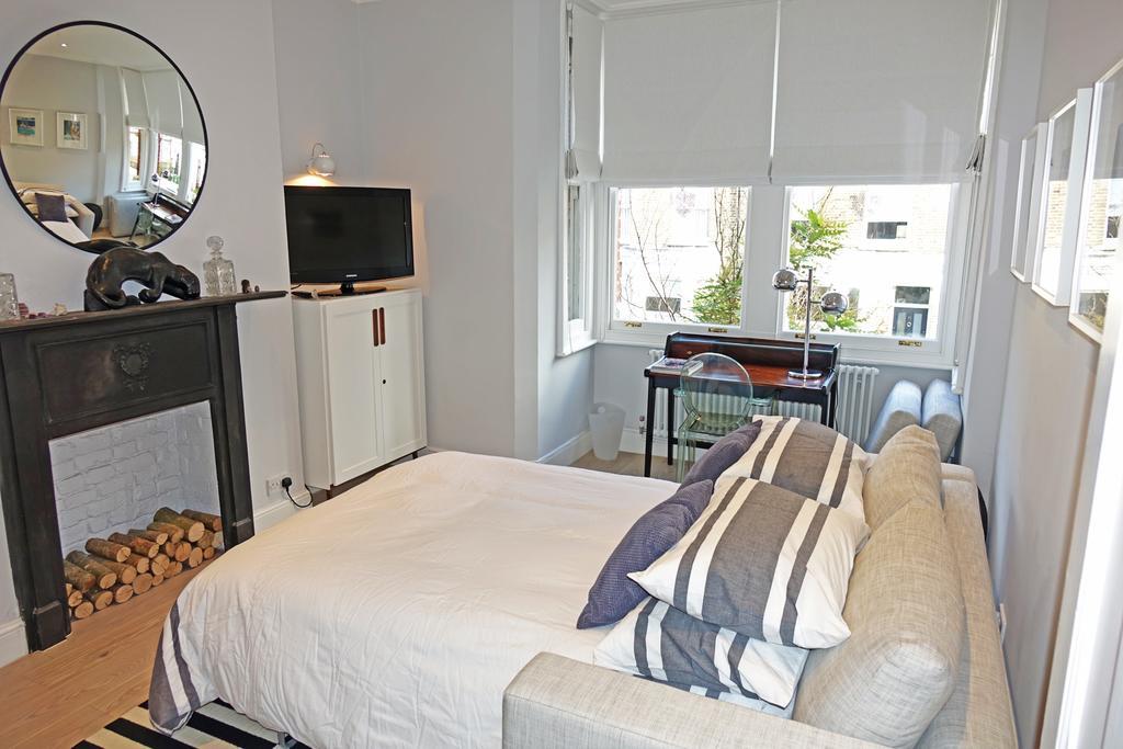 Sparkling Apartment In Kensington Olympia