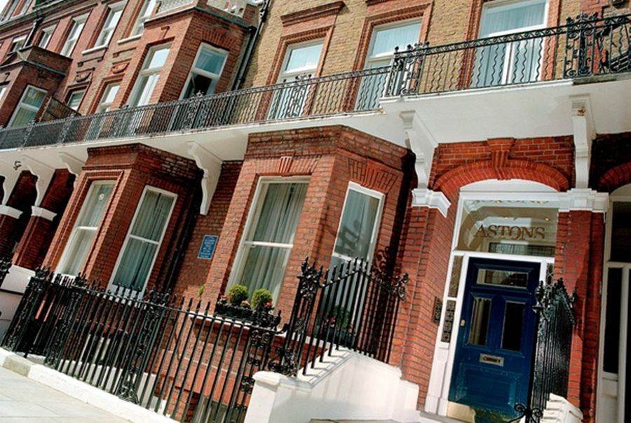Astons Hotel 3*