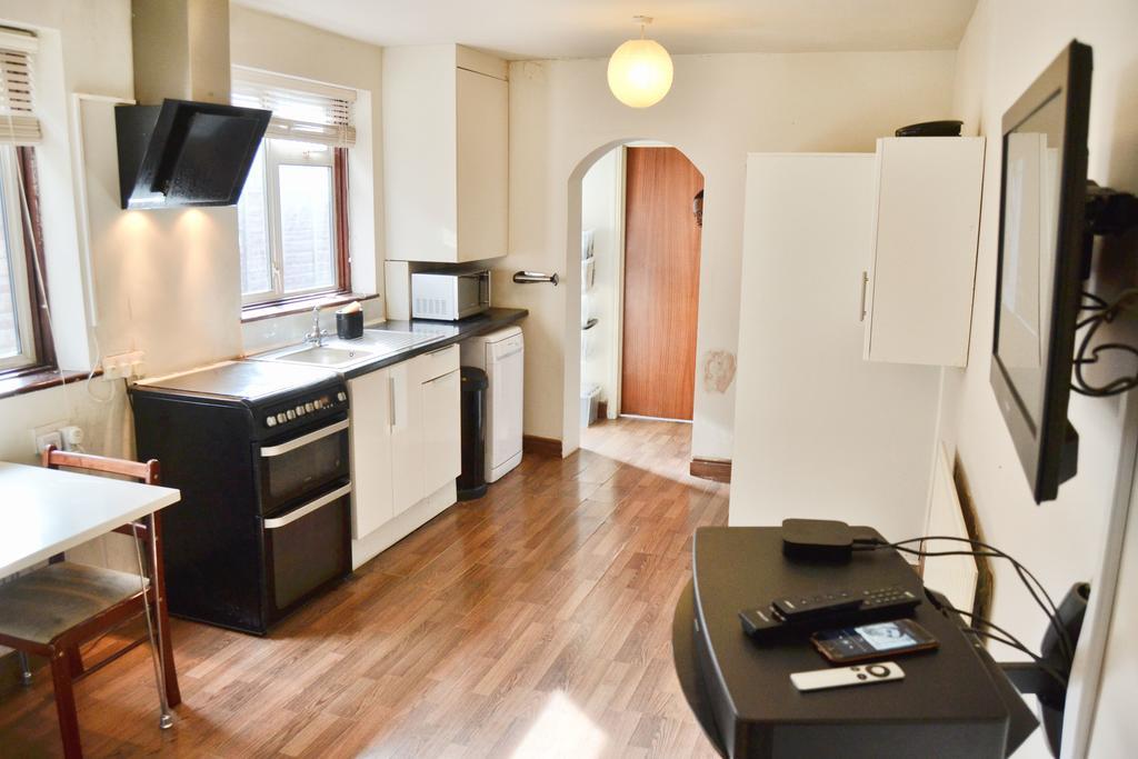 Superb Double Bedroom Privatunterkunft London