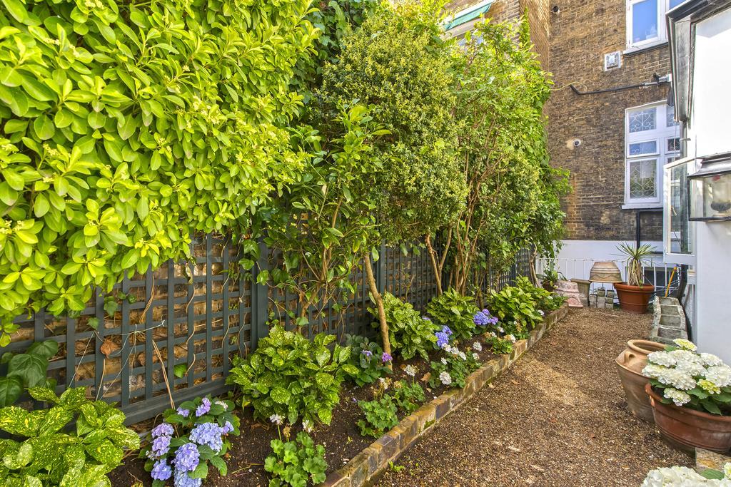 Garden Appartement