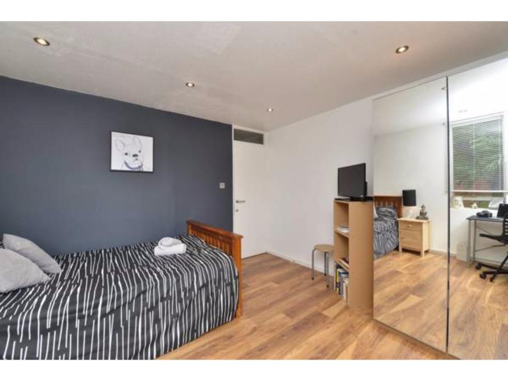 1 Double-bed Kennington-sk Londres