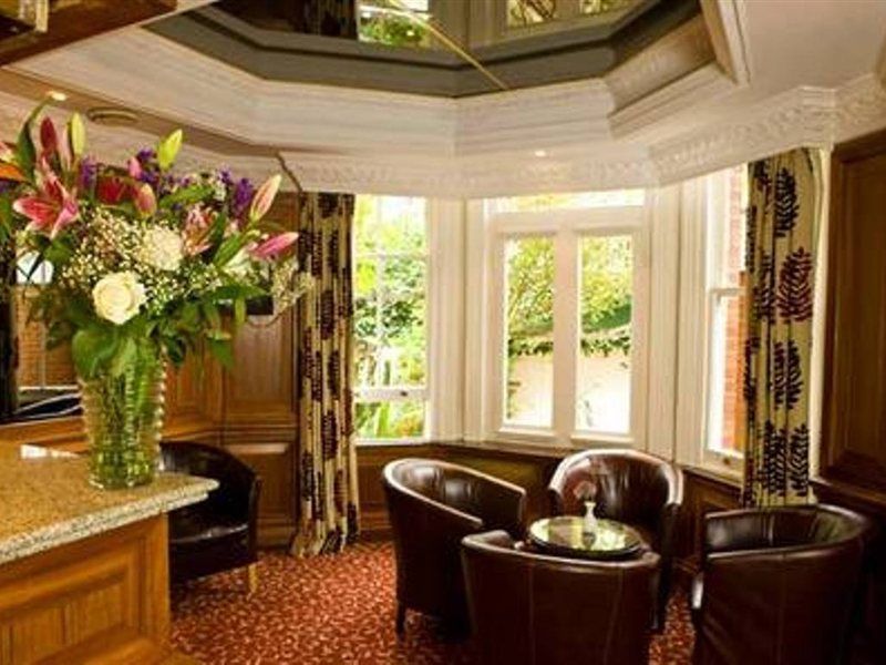 Western Burns Kensington Hotel London