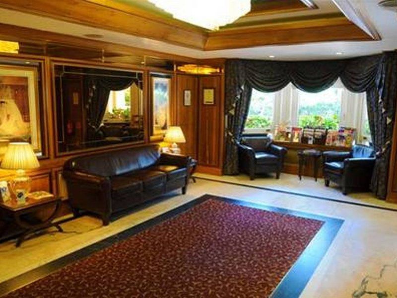 Western Burns Kensington Hotel
