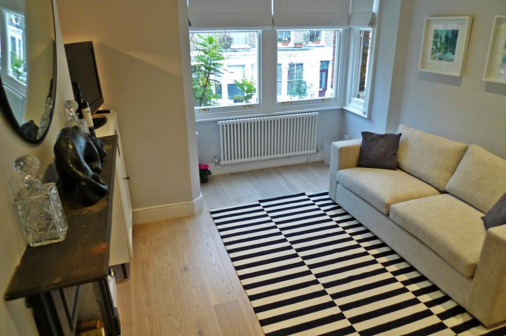 Sparkling Apartment In Kensington Olympia Apartment London
