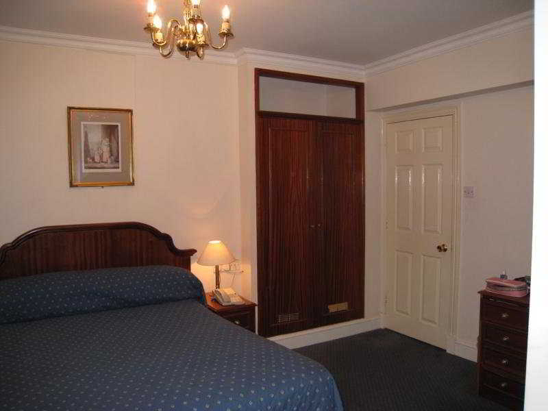 Kensington Gardens Hotel