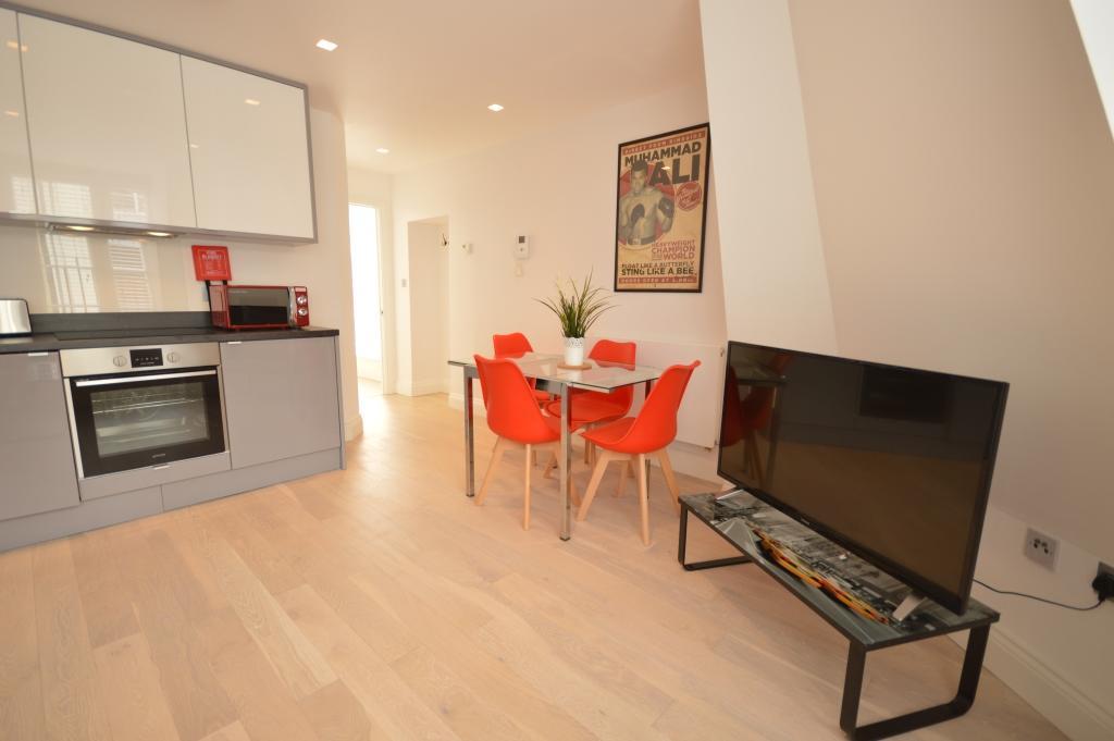St Anne's Court By Indigo Flats * Londres