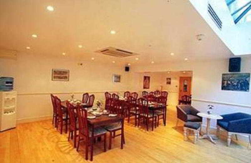 The Kensington Hotel 3*