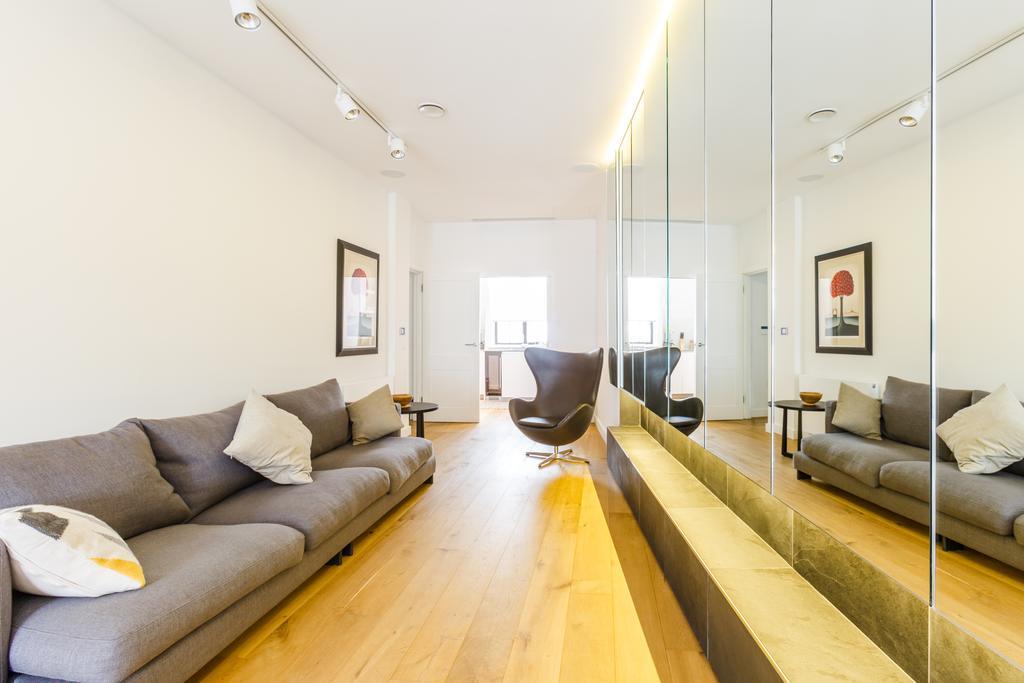 Apartment Cockspur Street, 3 Bedrooms *