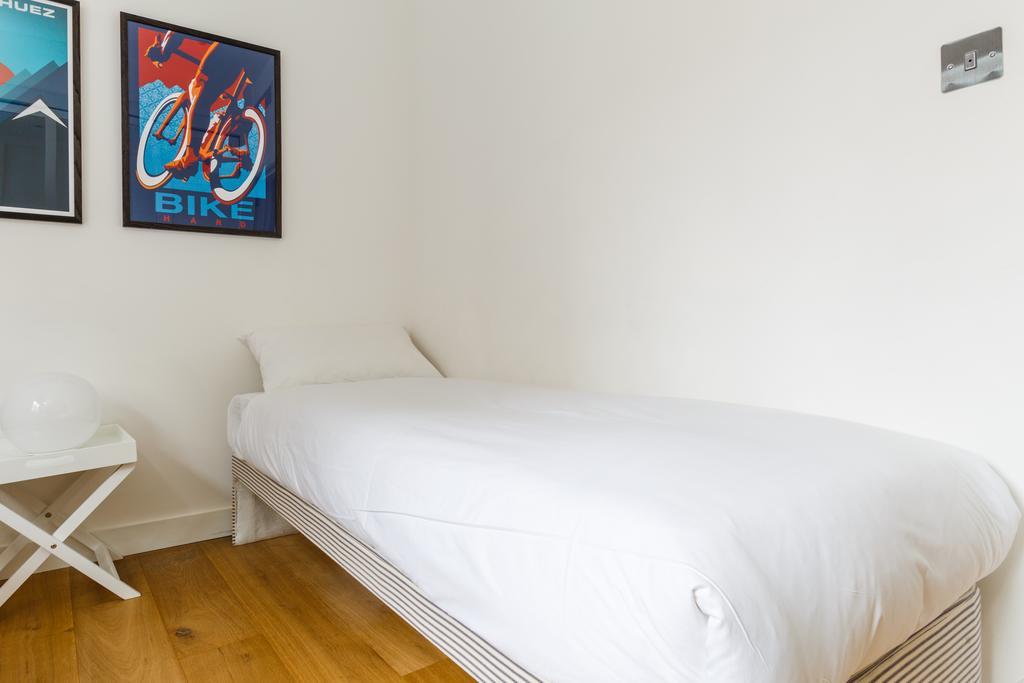 Apartment Cockspur Street, 3 Bedrooms *