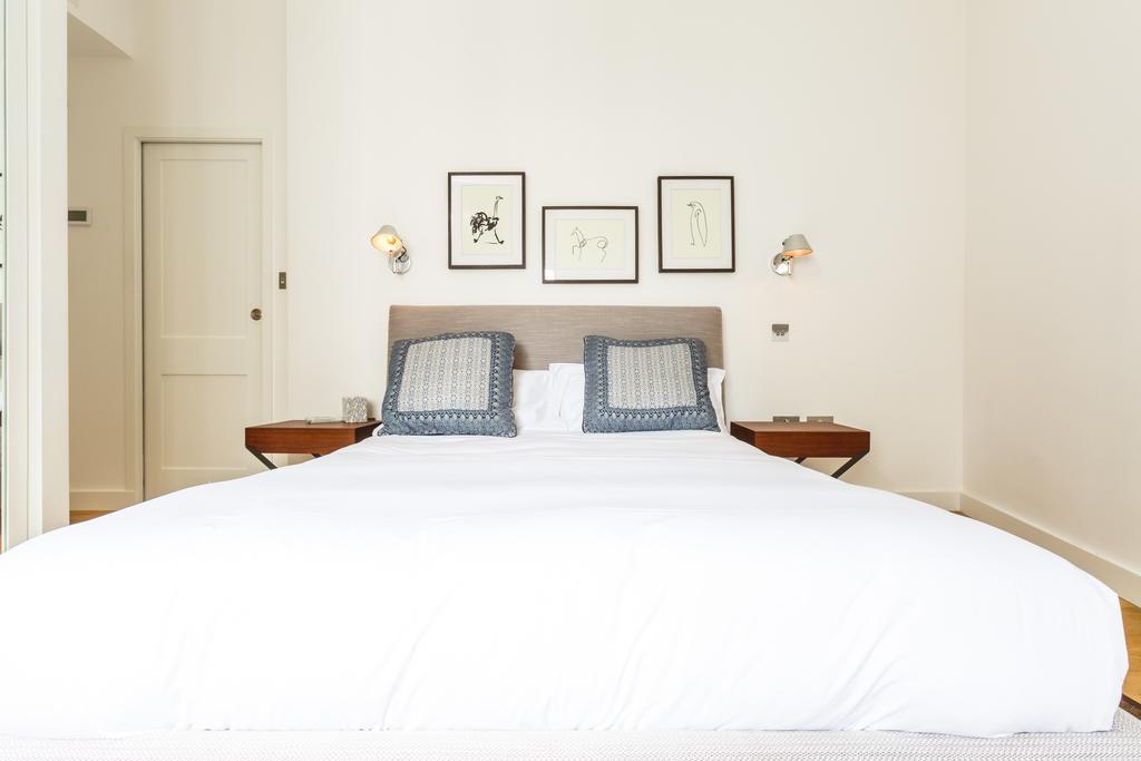 Cockspur Street, 3 Bedrooms Apartment