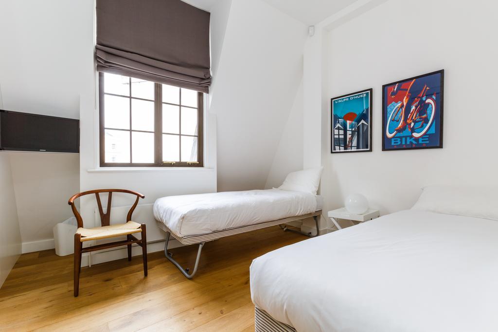 Apartment Cockspur Street, 3 Bedrooms London