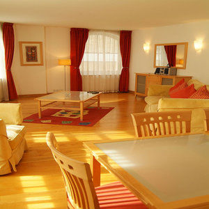 Native Kings Wardrobe, St Pauls Apartahotel 4*