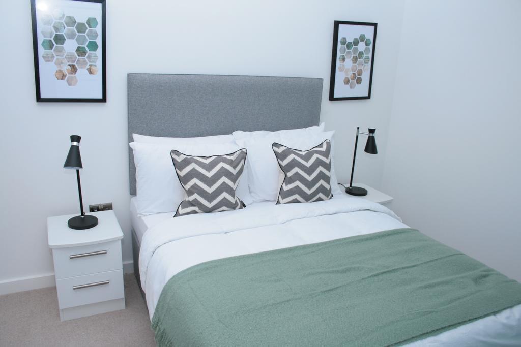 Greenwich Two Bedroom Apartment *