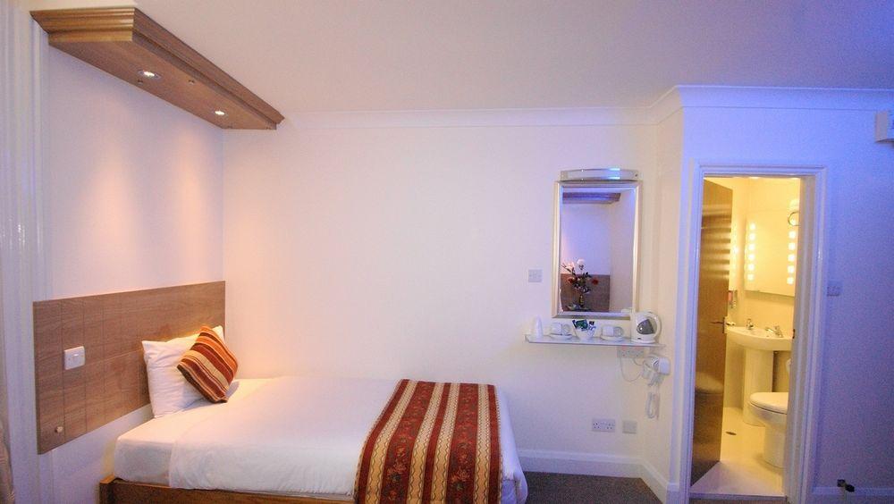 Hotel Westpoint 3*