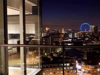 Marlin Empire Square Bridge Apartment *