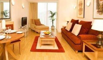 Marlin Empire Square Bridge Apartment