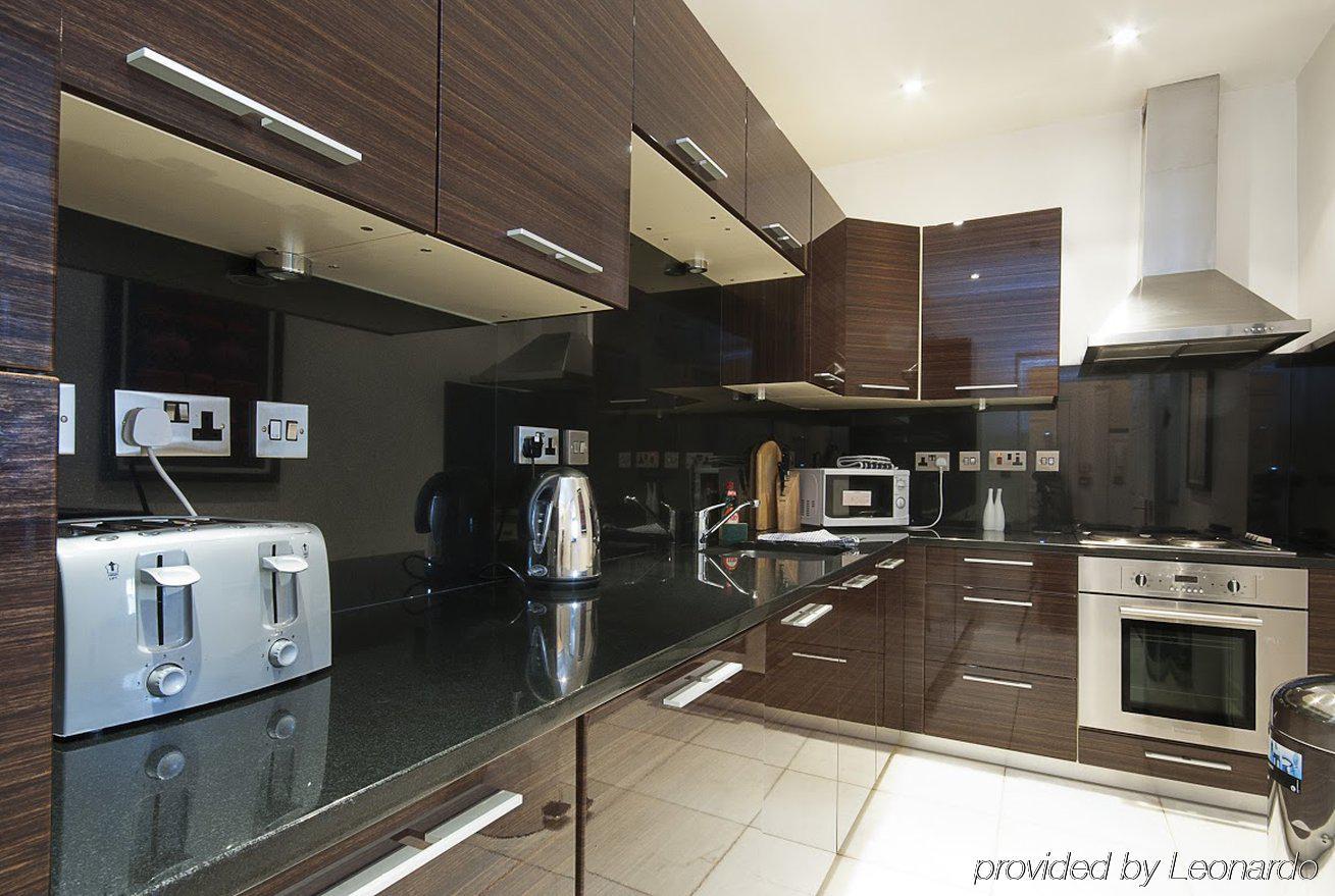 17 Hertford Street 3*