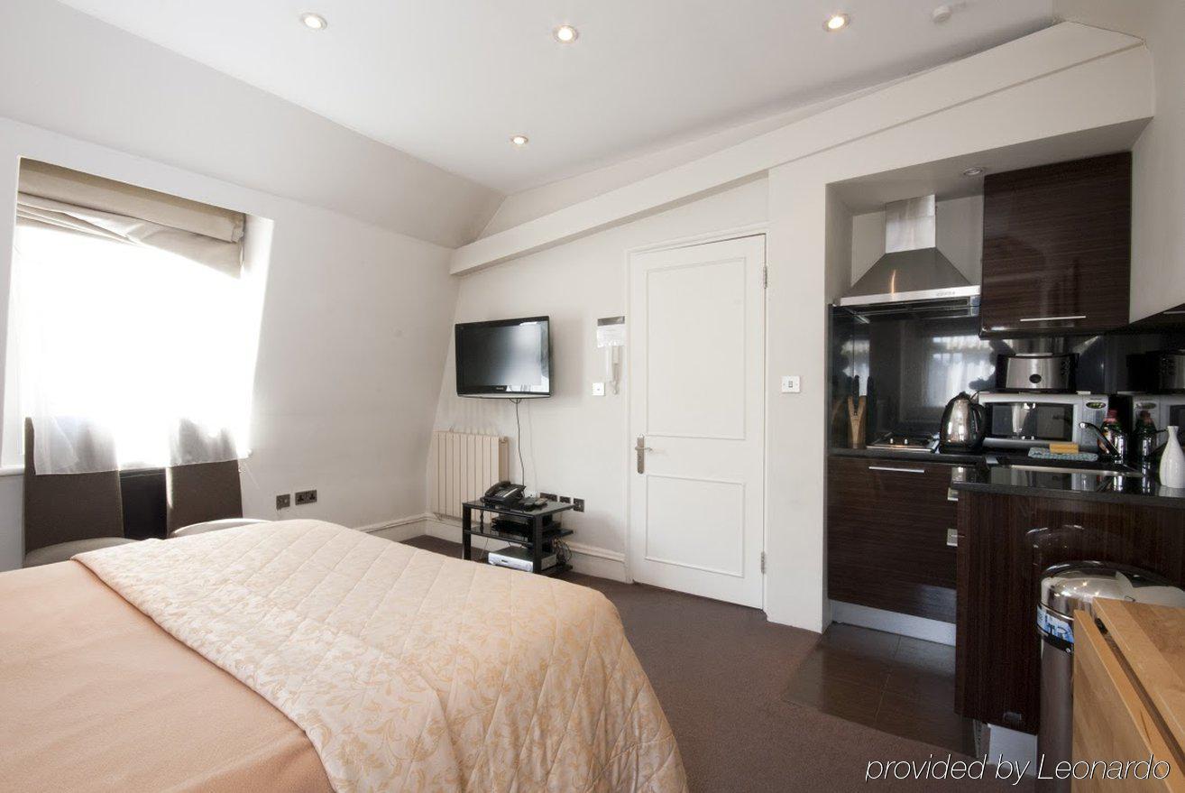 17 Hertford Street London
