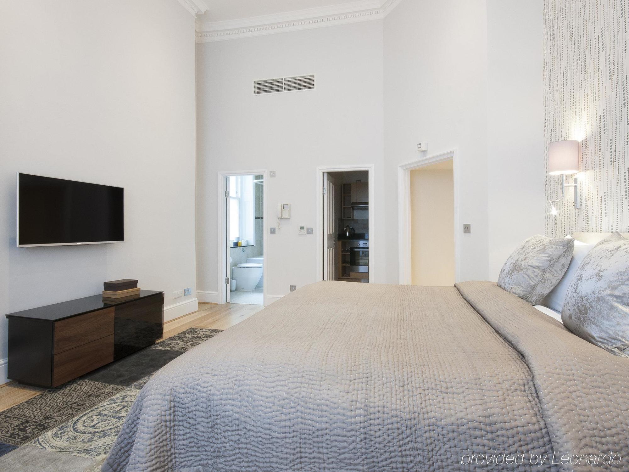 Aparthotel 17 Hertford Street 3*