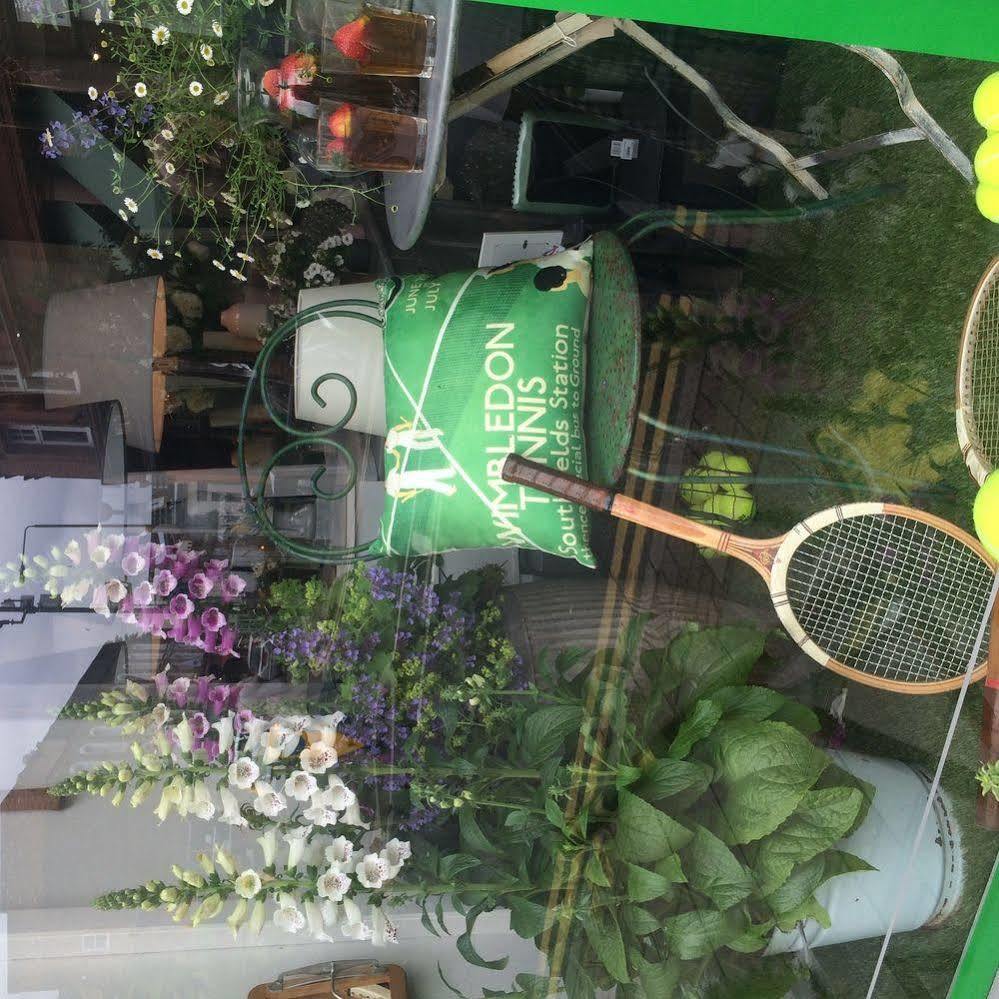 Apartment Lovely Garden Apartment In Wimbledon Town Centre With Private Parking By Wimbledon Holiday Lets